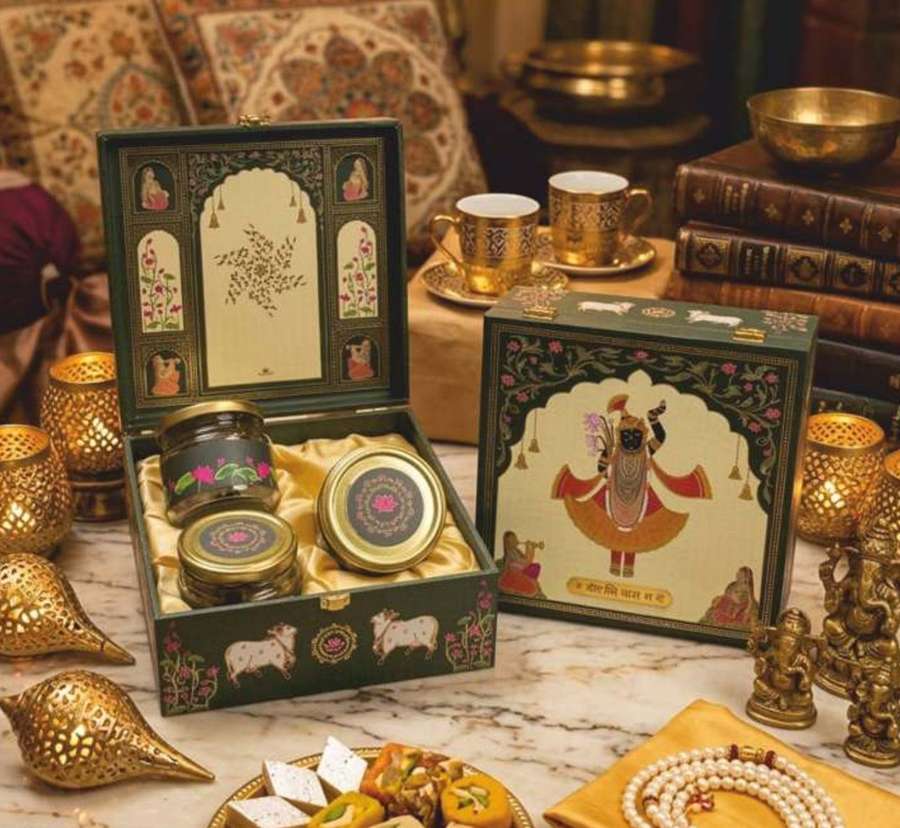 Navy peacock motif 4 jar MDF gift box